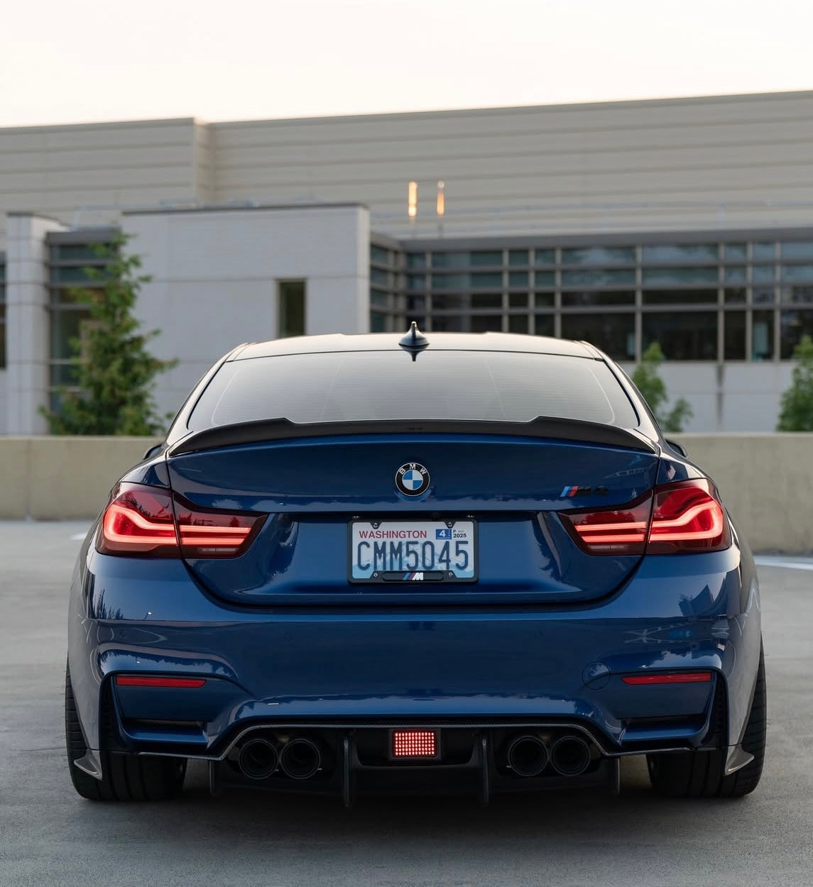 F82 M4 Carbon Fiber CS Style Spoiler