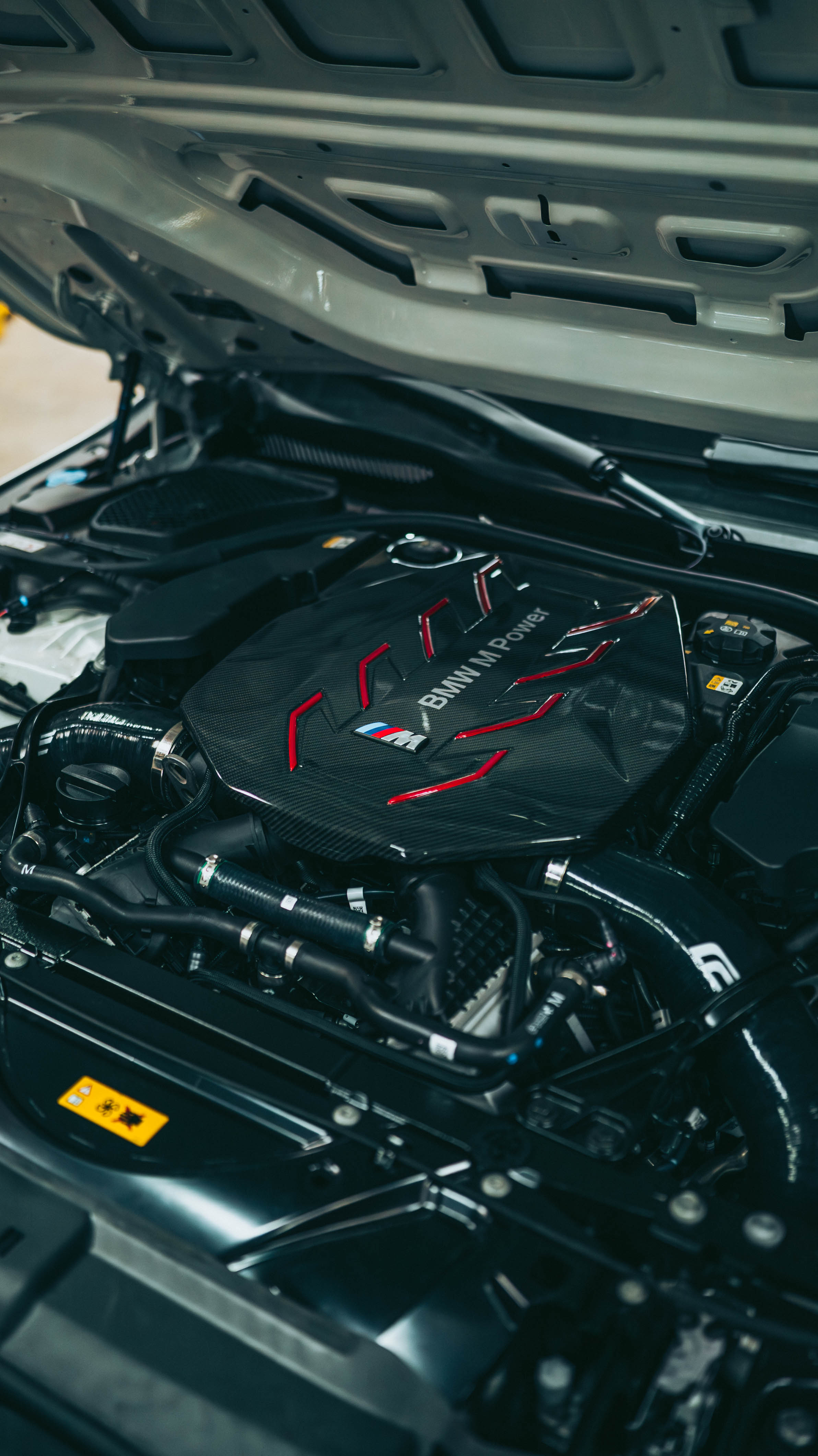 G90/G99 M5 Carbon Fiber Engine Cover S68