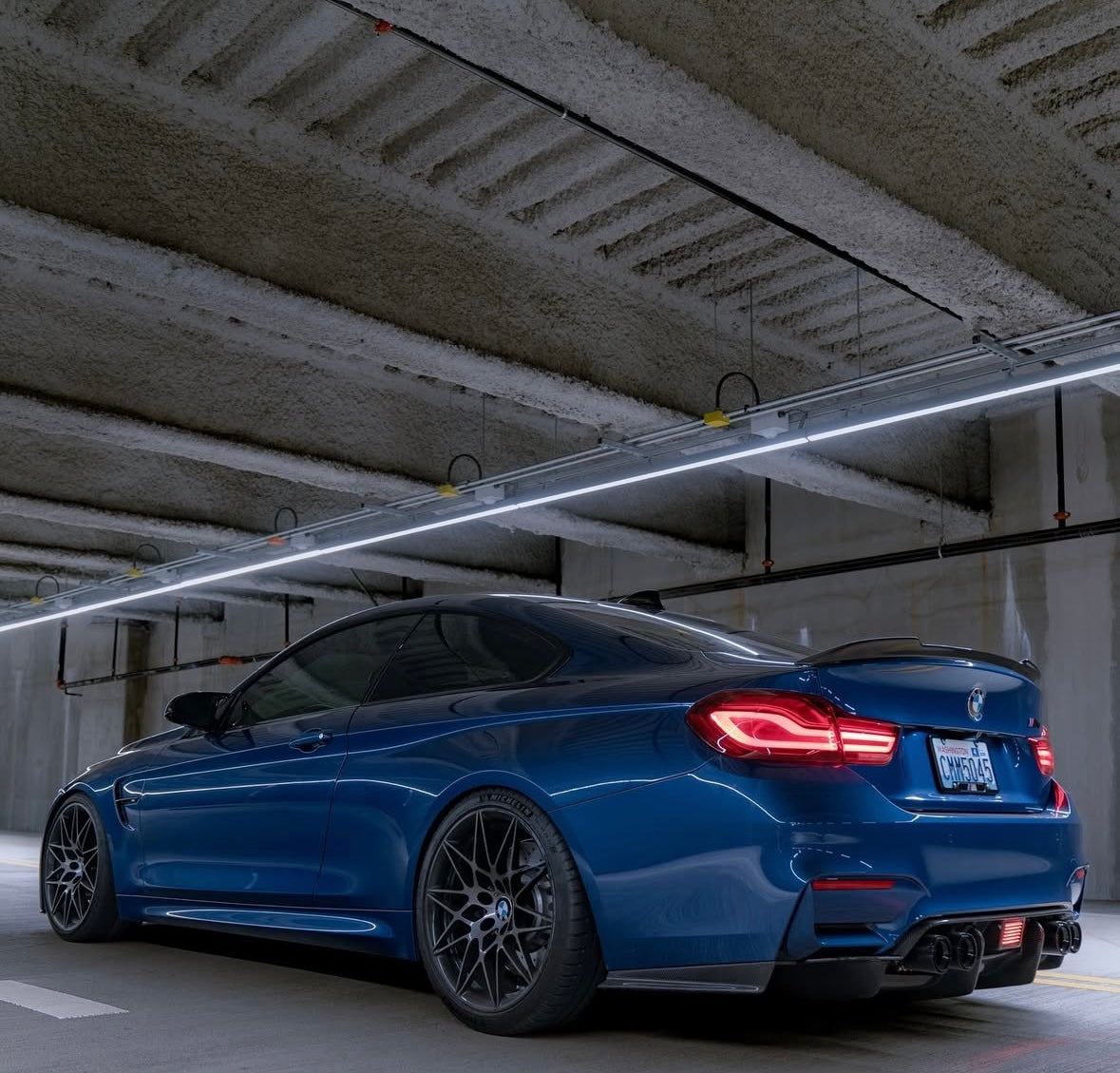 F82 M4 Carbon Fiber CS Style Spoiler