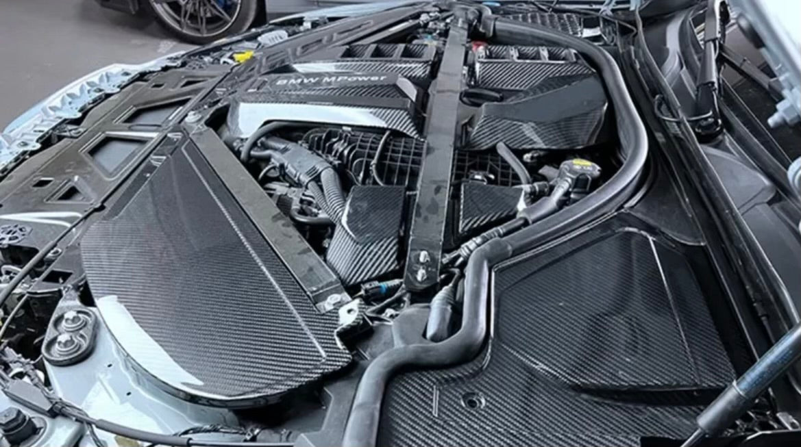 G8X M3/M4 - Carbon Fiber Intake Shroud Cover