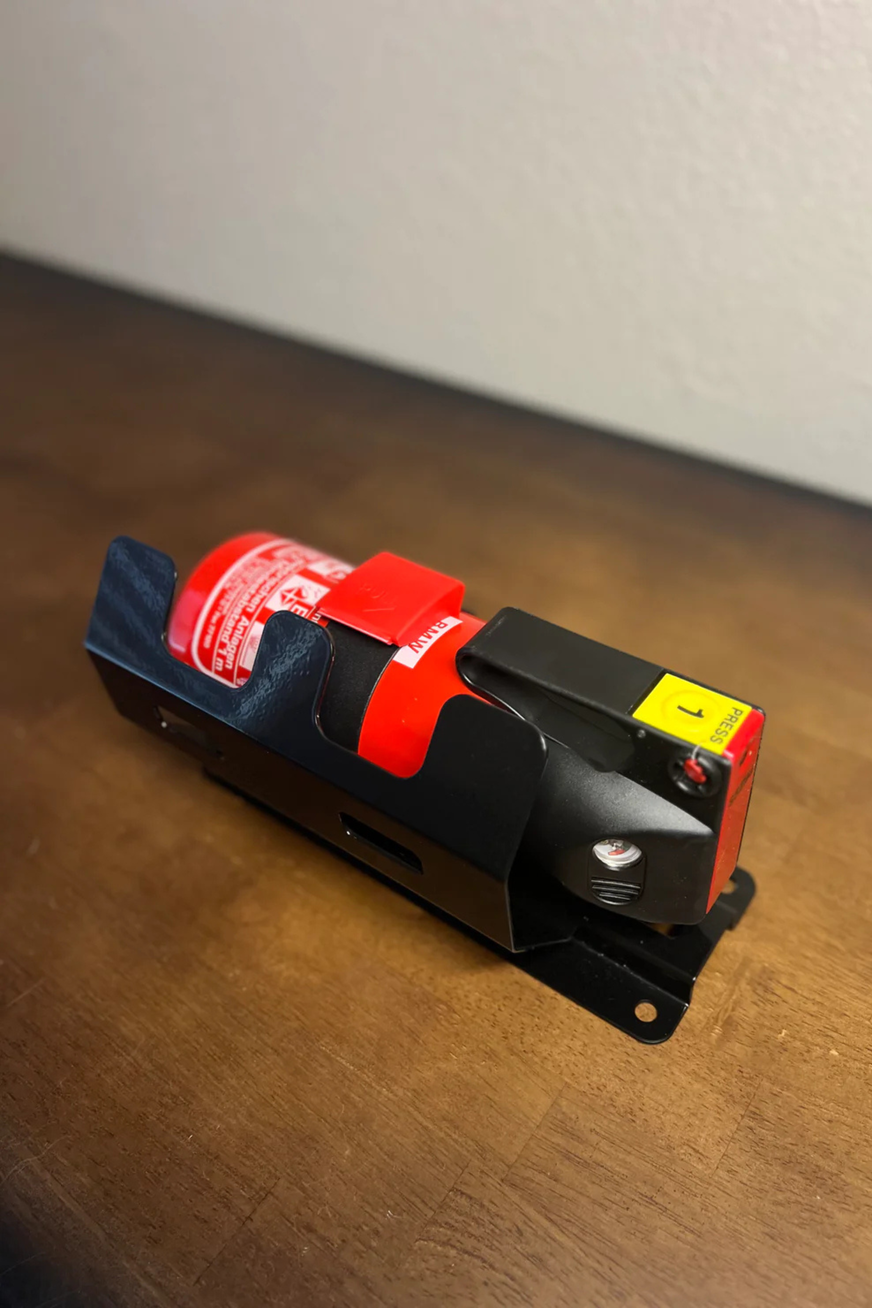 F82 M4 GTS Style Fire Extinguisher Kit