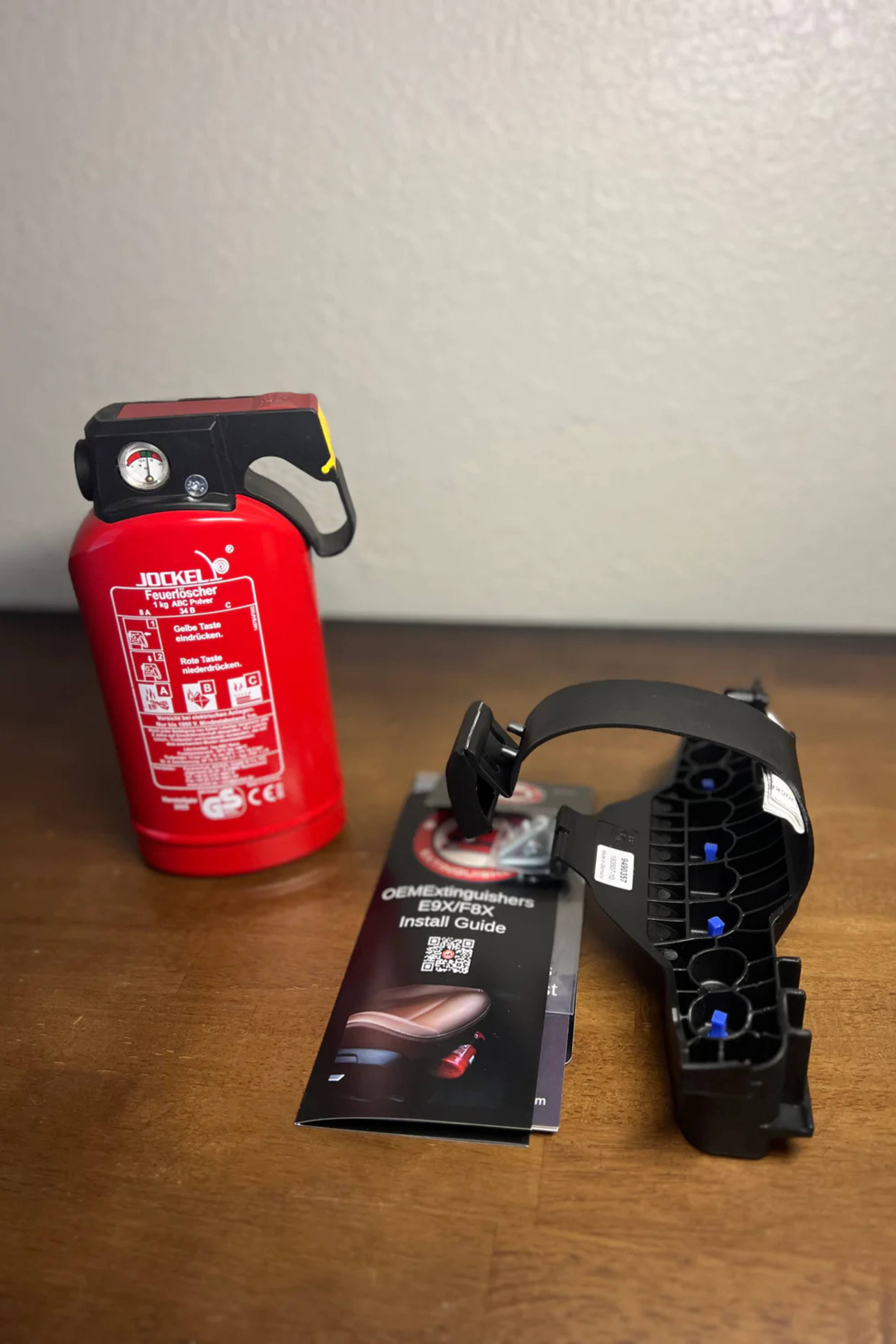 OEM E9X/F8X Fire Extinguisher Kit
