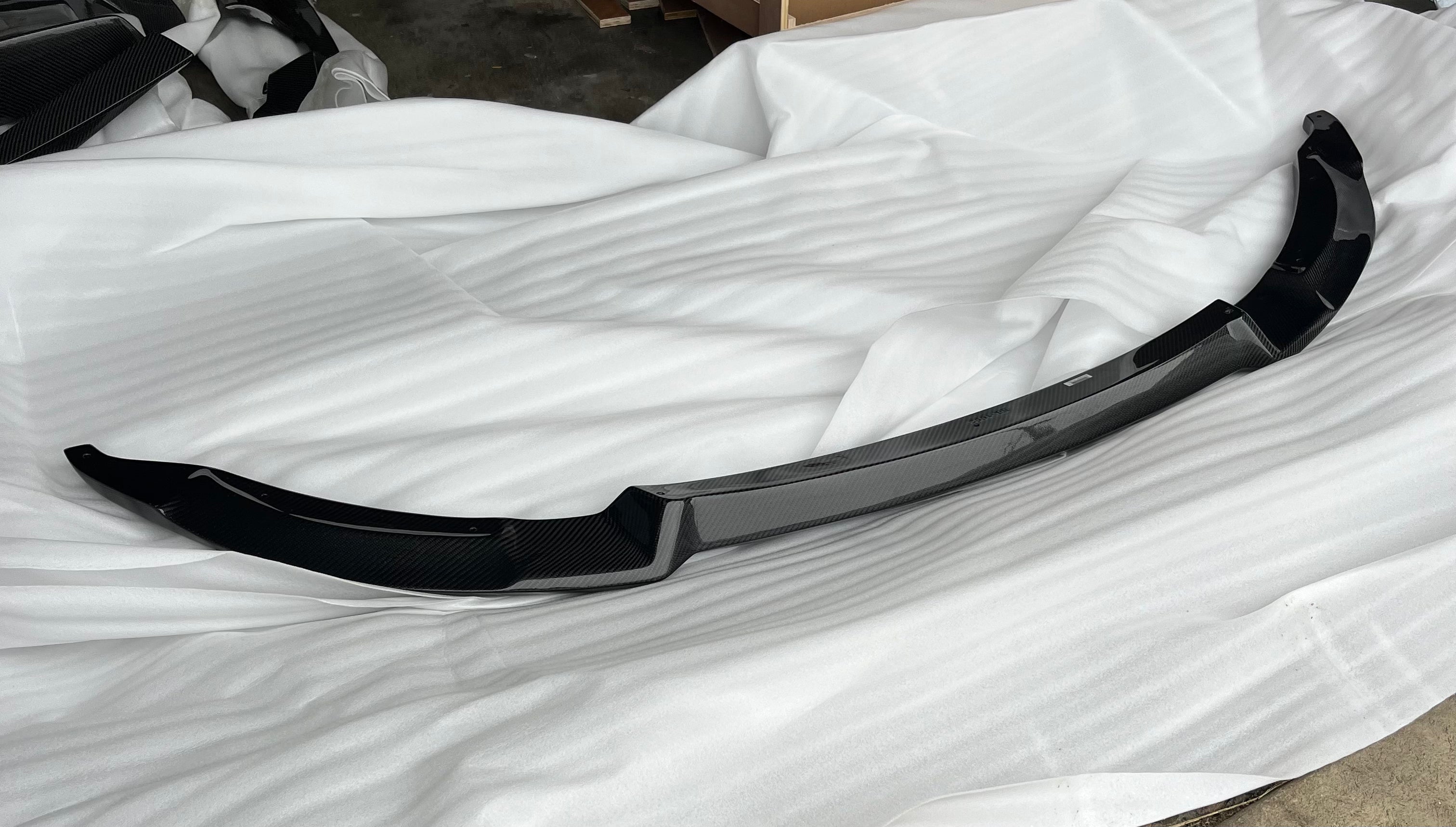 F8X CS V1 CARBON FIBER FRONT LIP