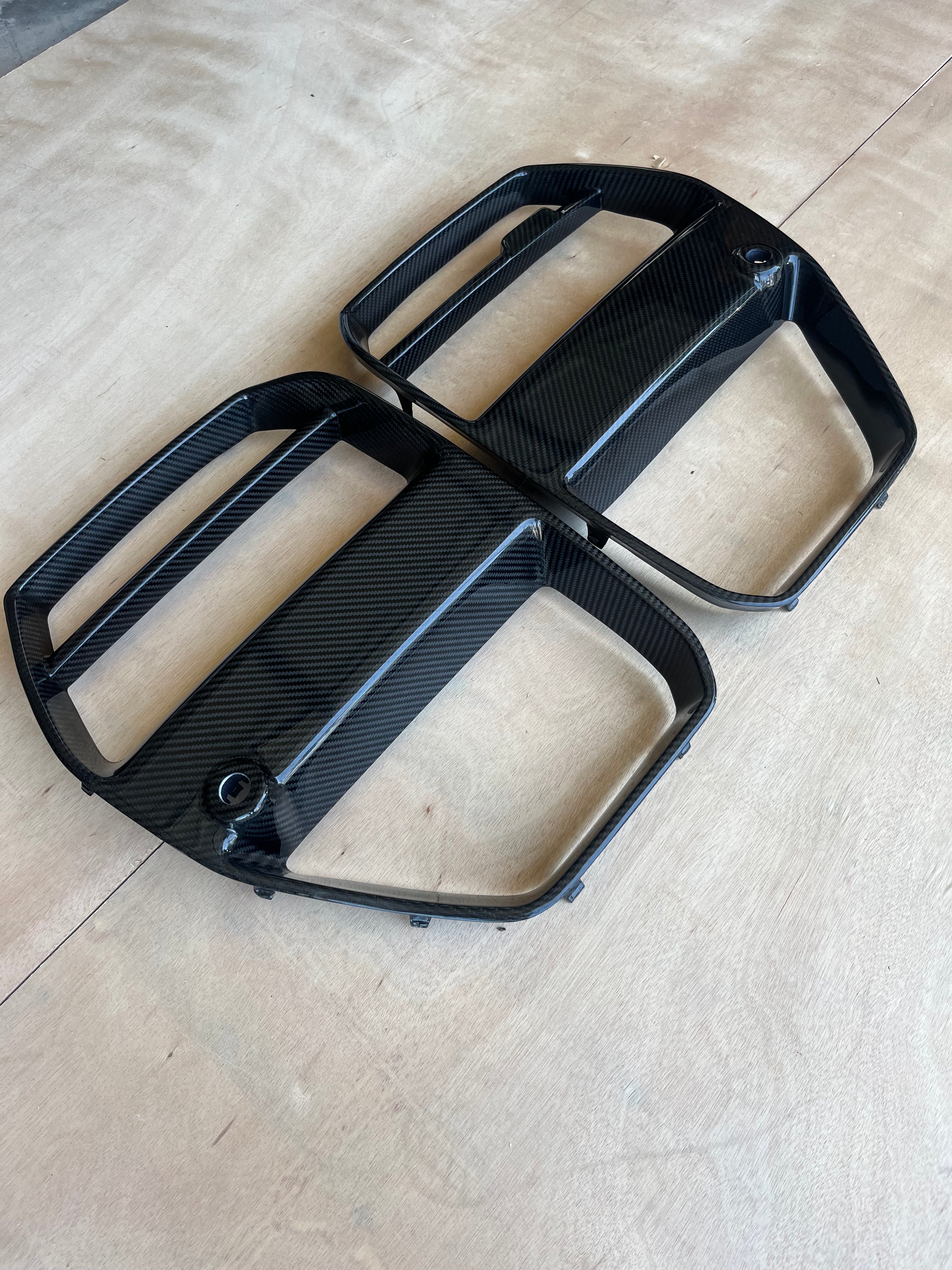 V style carbon fiber front grill replacement - G80 M3 | G82/G83 M4