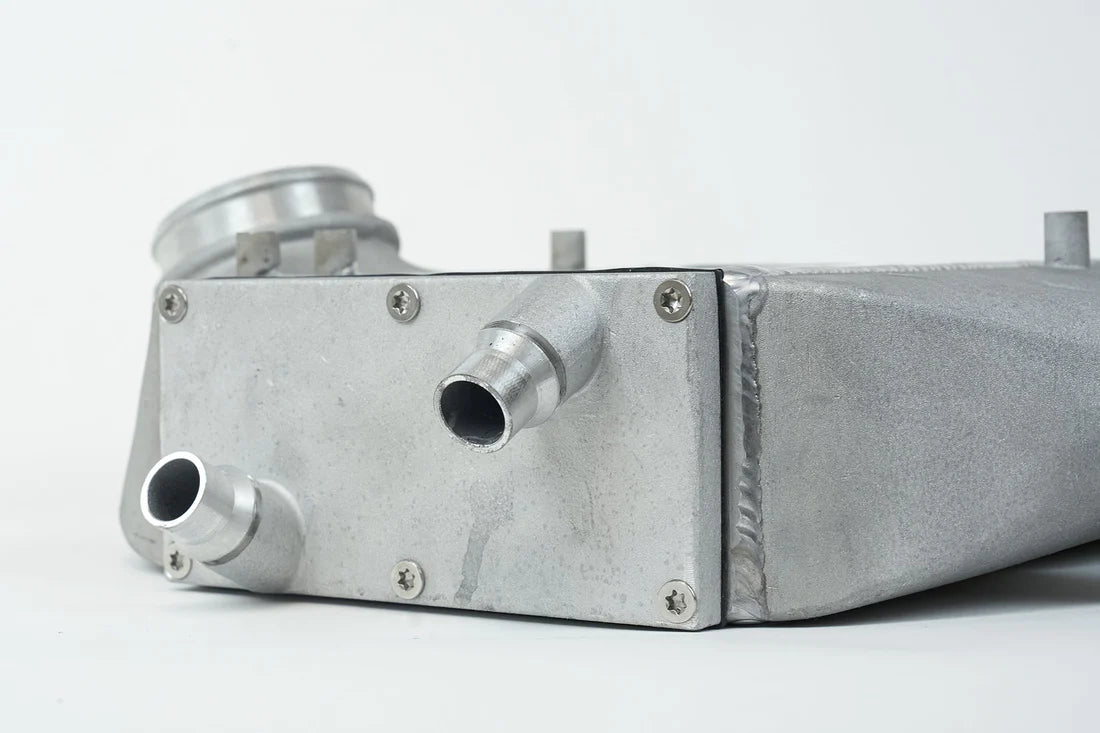 F8X M3 / M4 / M2 Comp Top Mount Charge-Air-Cooler - Raw Finish