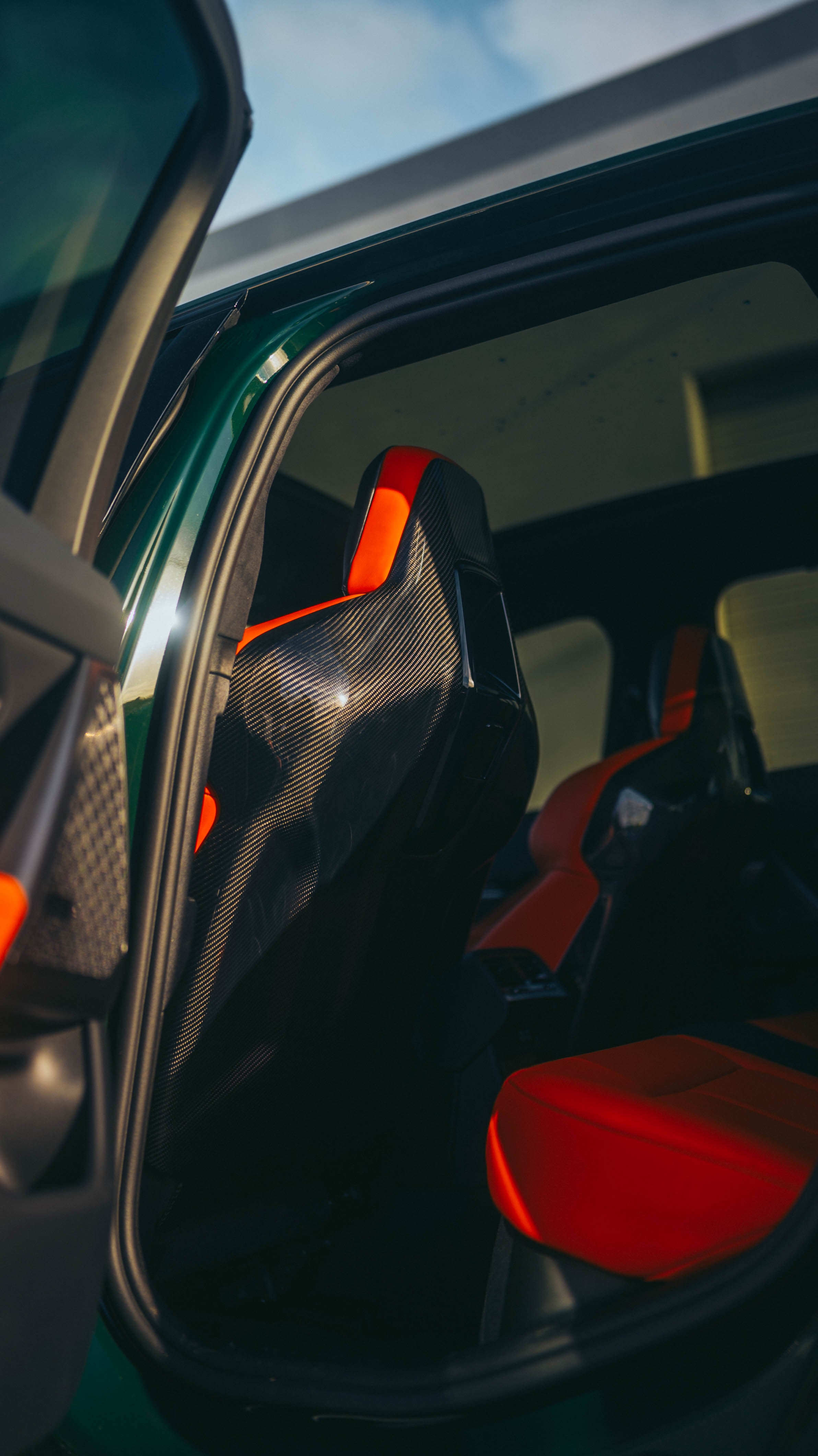 G90 M5/G99 M5 Carbon Fiber Seat Backs