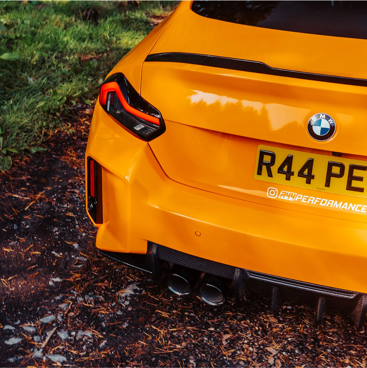 G87 M2 Authentic Gloss Pre-Preg Carbon Fiber MHC Edition 1 Rear Diffuser (3pcs)