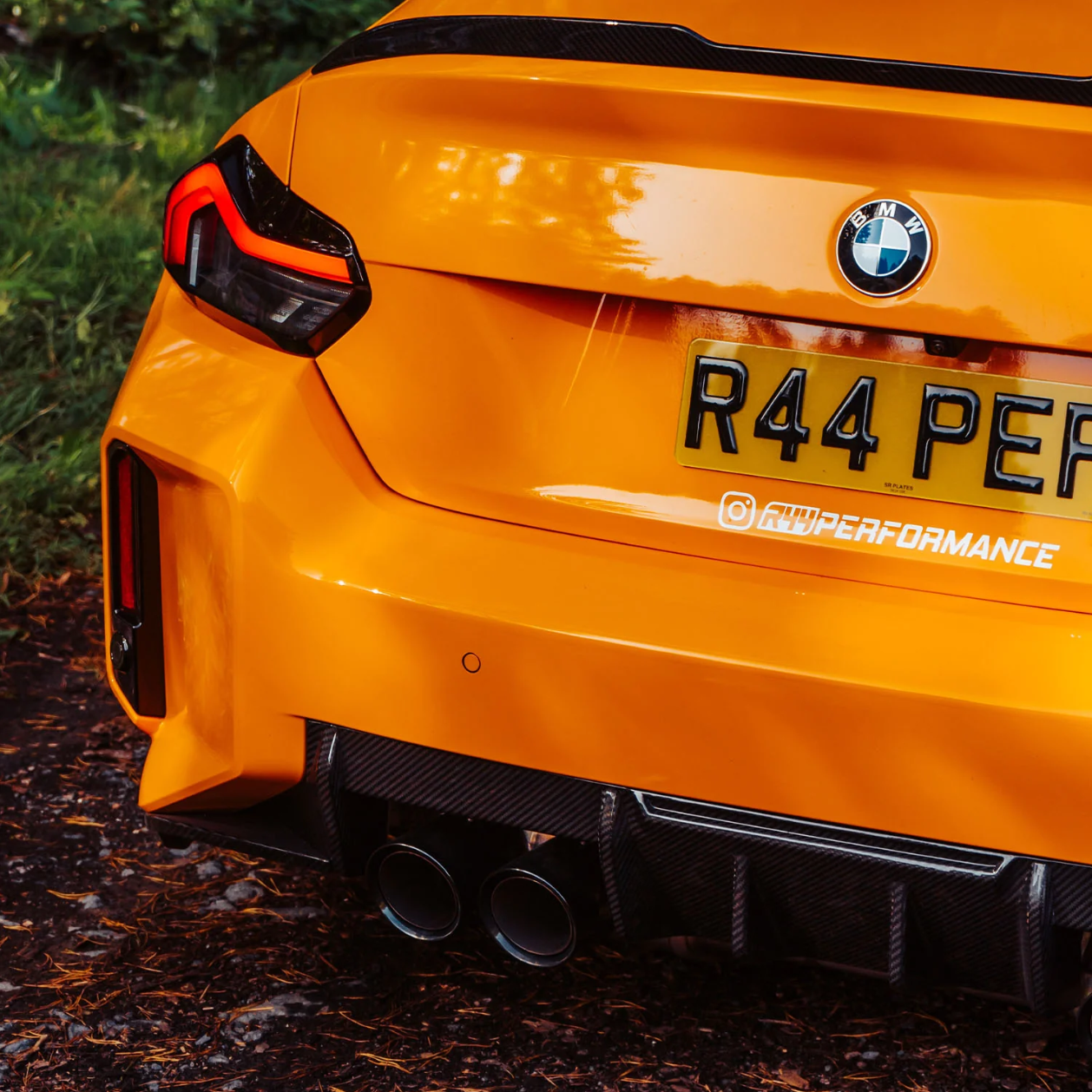 G87 M2 Authentic Gloss Pre-Preg Carbon Fiber MHC Edition 1 Rear Diffuser (3pcs)