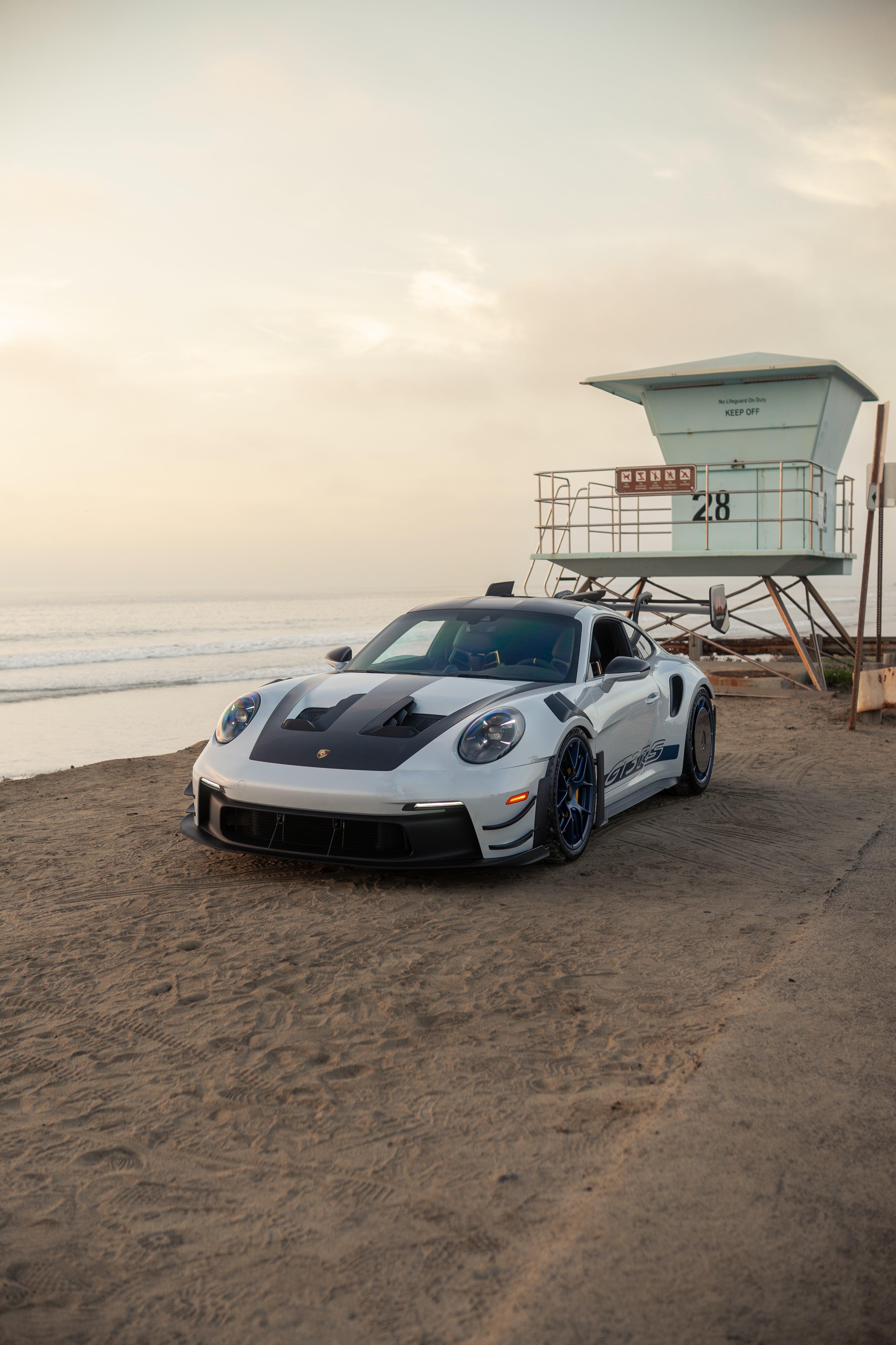 Manthey GT3 RS front beach