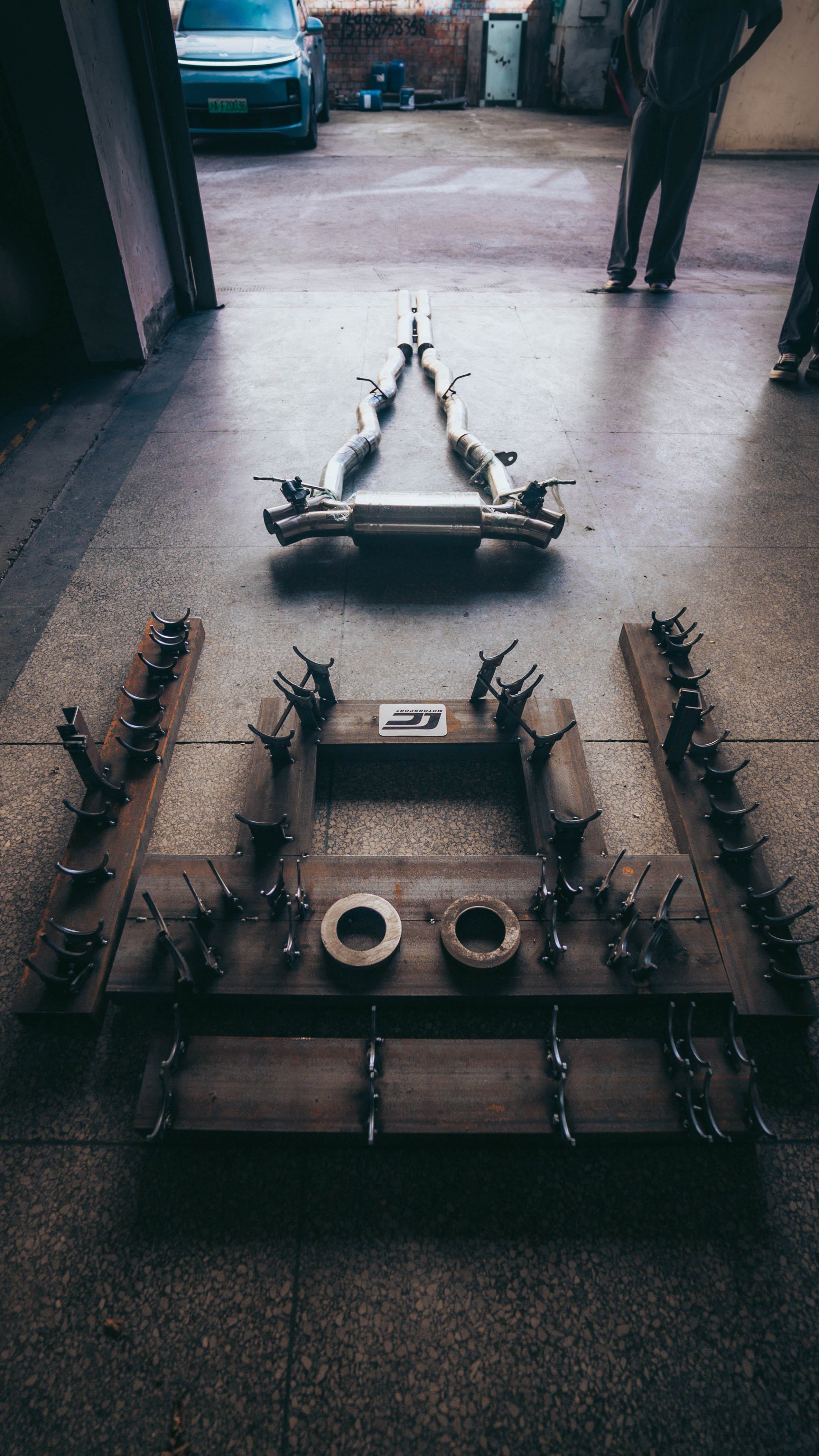 Exhaust system on welding jig
